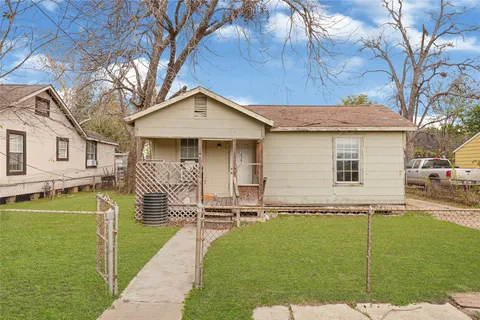 $99,900 | 7427 Texarkana Street, Houston, TX 77020