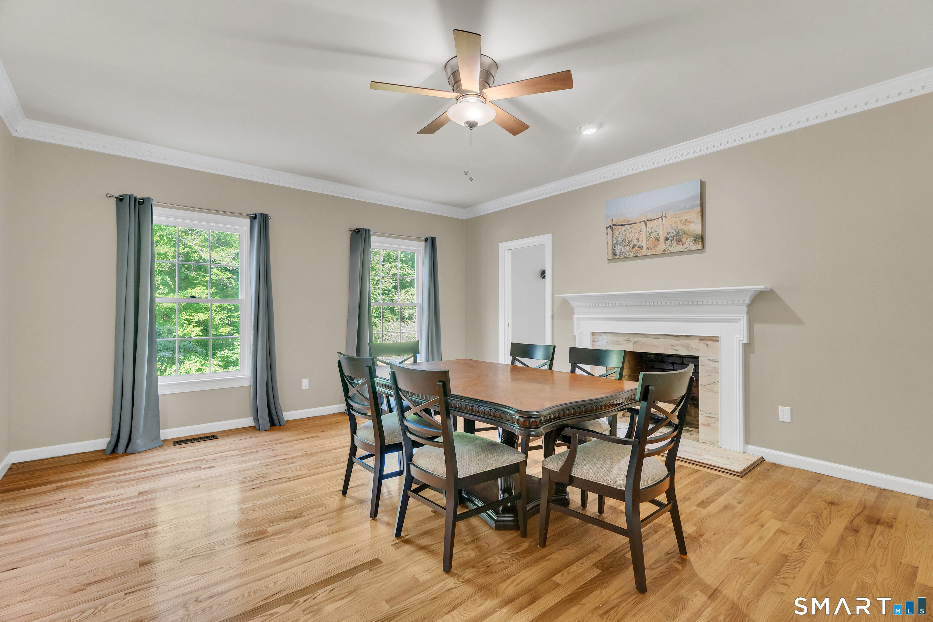 141 Putting Green Road Trumbull, CT 06611 - Photo 5 of 40