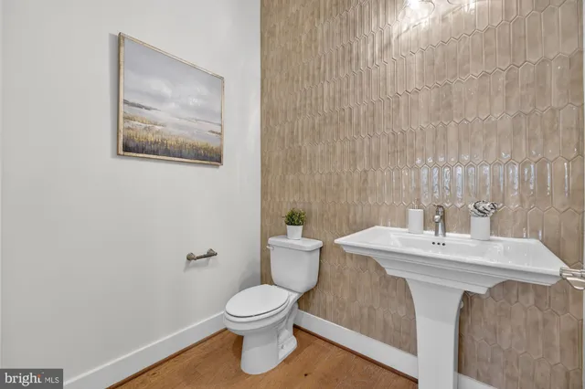 $2,649,900 | 309 Park Street Northeast, Vienna, VA 22180