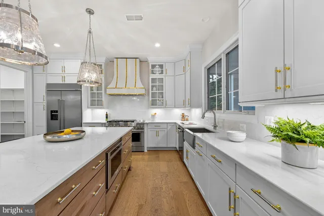 $2,649,900 | 309 Park Street Northeast, Vienna, VA 22180