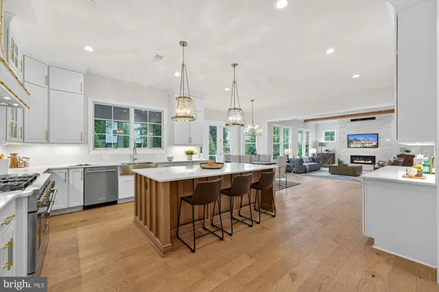 $2,649,900 | 309 Park Street Northeast, Vienna, VA 22180