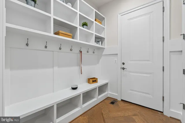 $2,649,900 | 309 Park Street Northeast, Vienna, VA 22180