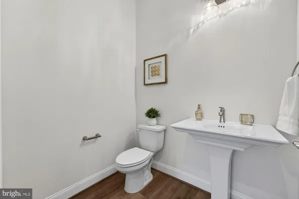 $2,599,900 | 309 Park Street Northeast, Vienna, VA 22180