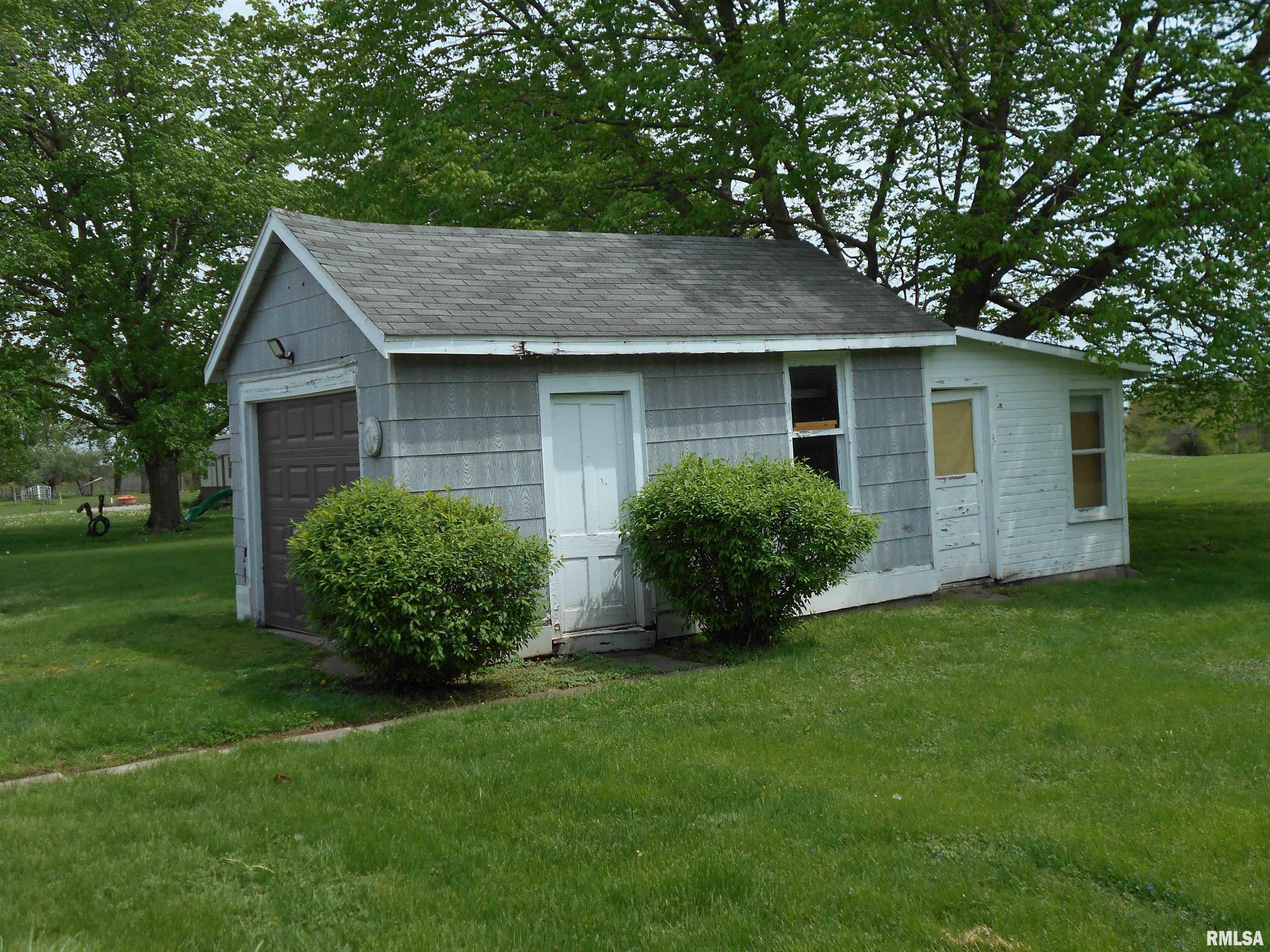 403 East Woods Street Avon, IL 61415 - Photo 13 of 13