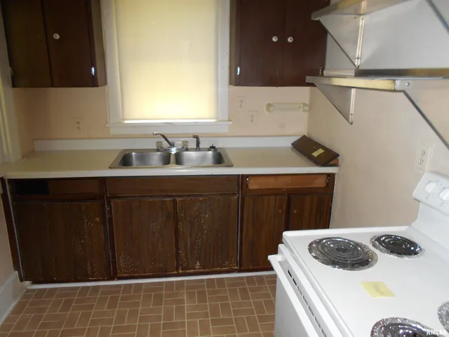 $34,000 | 403 East Woods Street, Avon, IL 61415