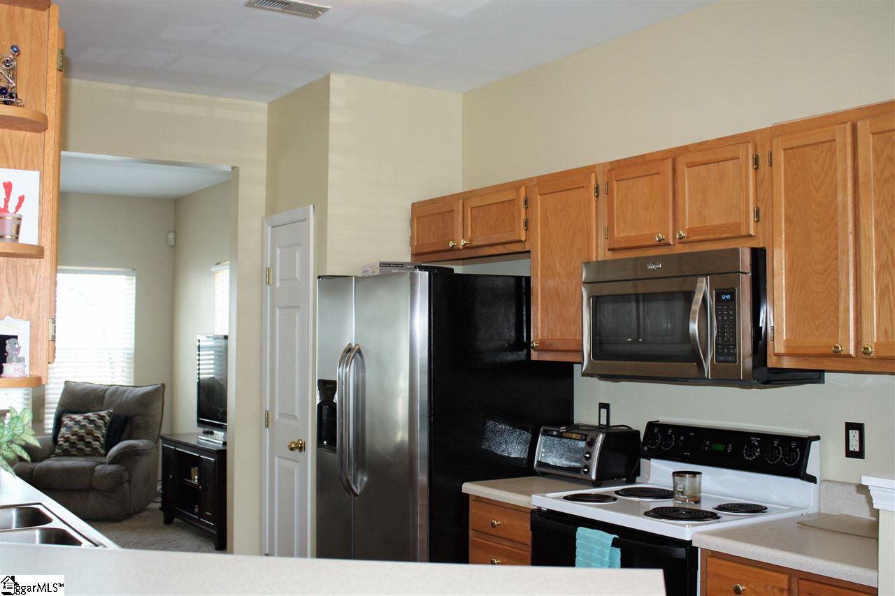21 Spring Crossing Circle Greer, SC 29650 - Photo 3 of 17