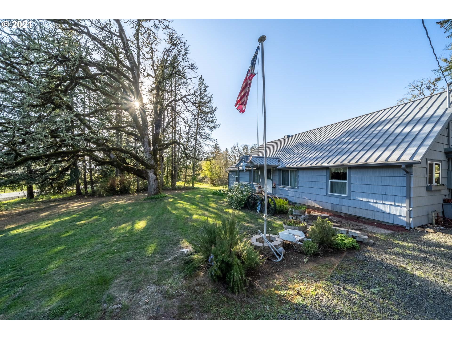17175 Falls City Road Dallas, OR 97338 - Photo 25 of 32