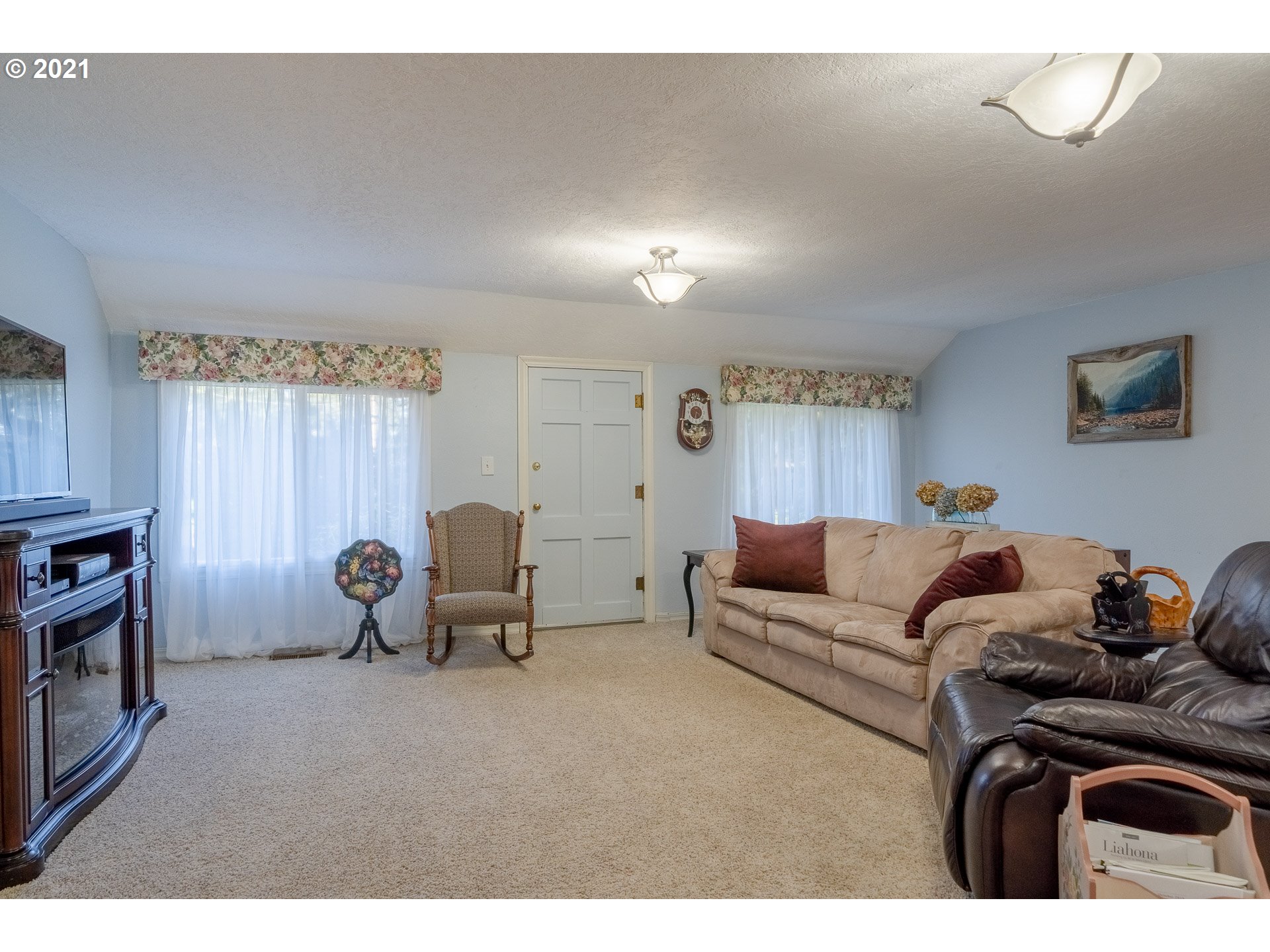 17175 Falls City Road Dallas, OR 97338 - Photo 5 of 32