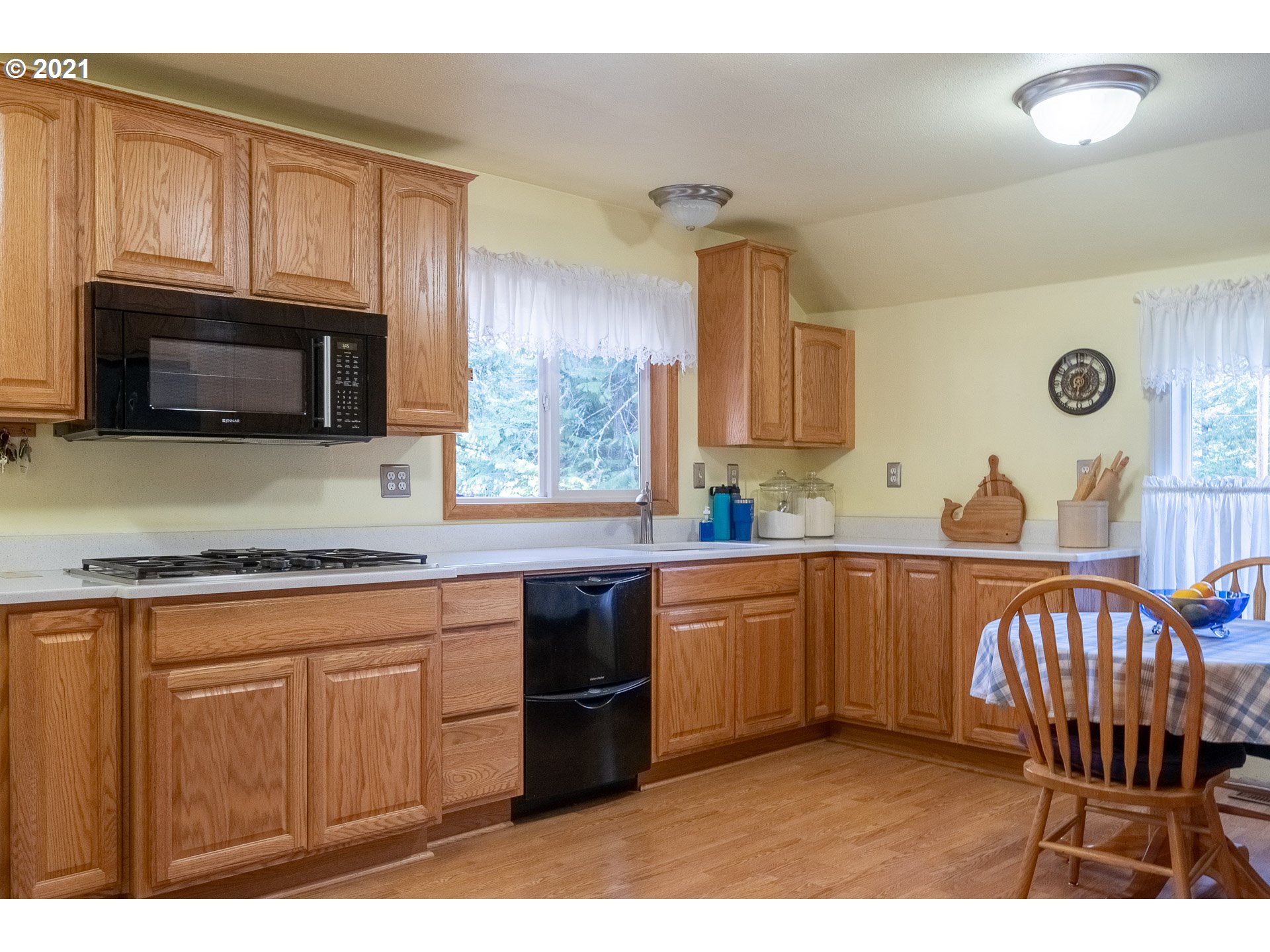 17175 Falls City Road Dallas, OR 97338 - Photo 6 of 32