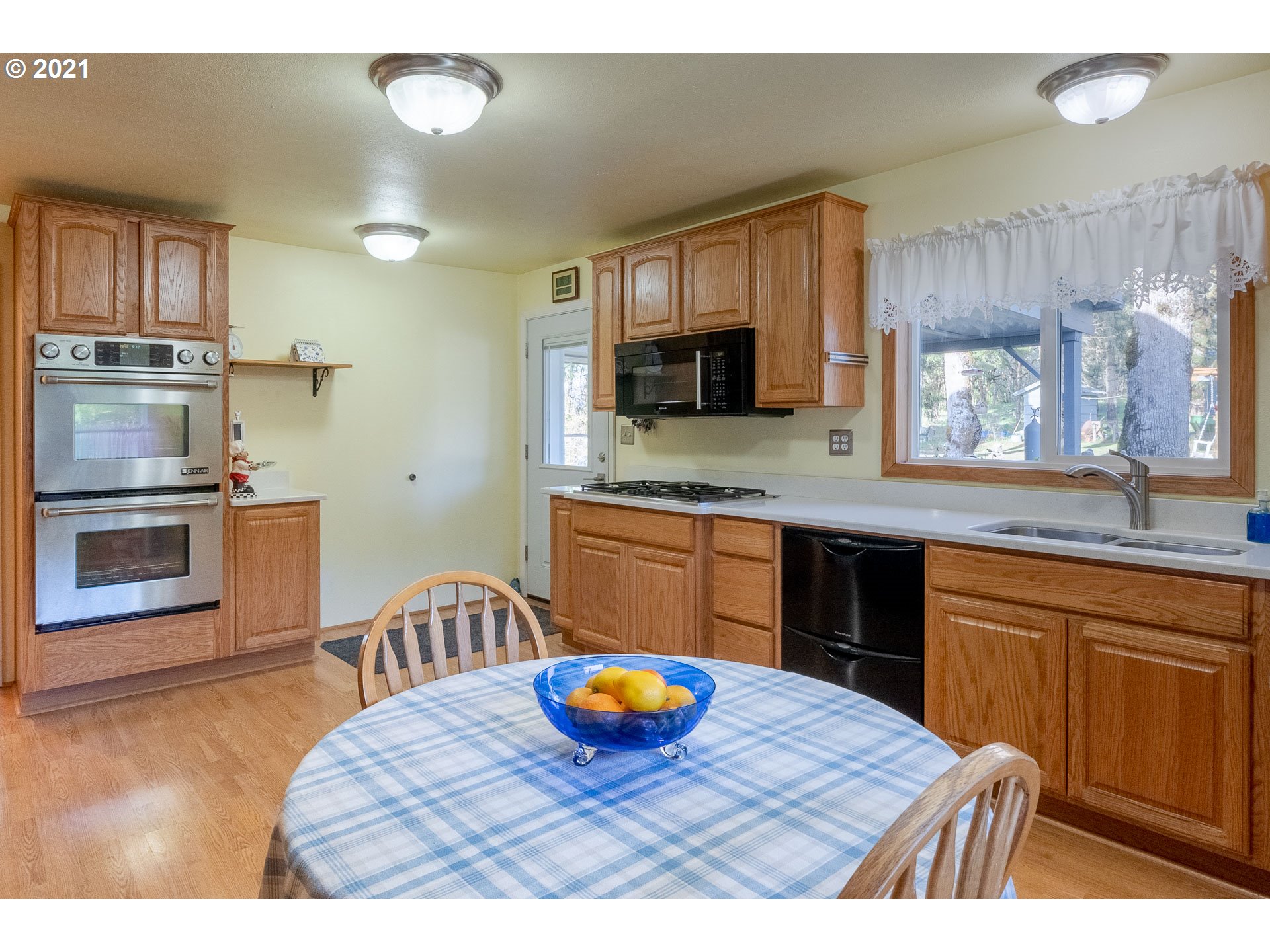 17175 Falls City Road Dallas, OR 97338 - Photo 7 of 32