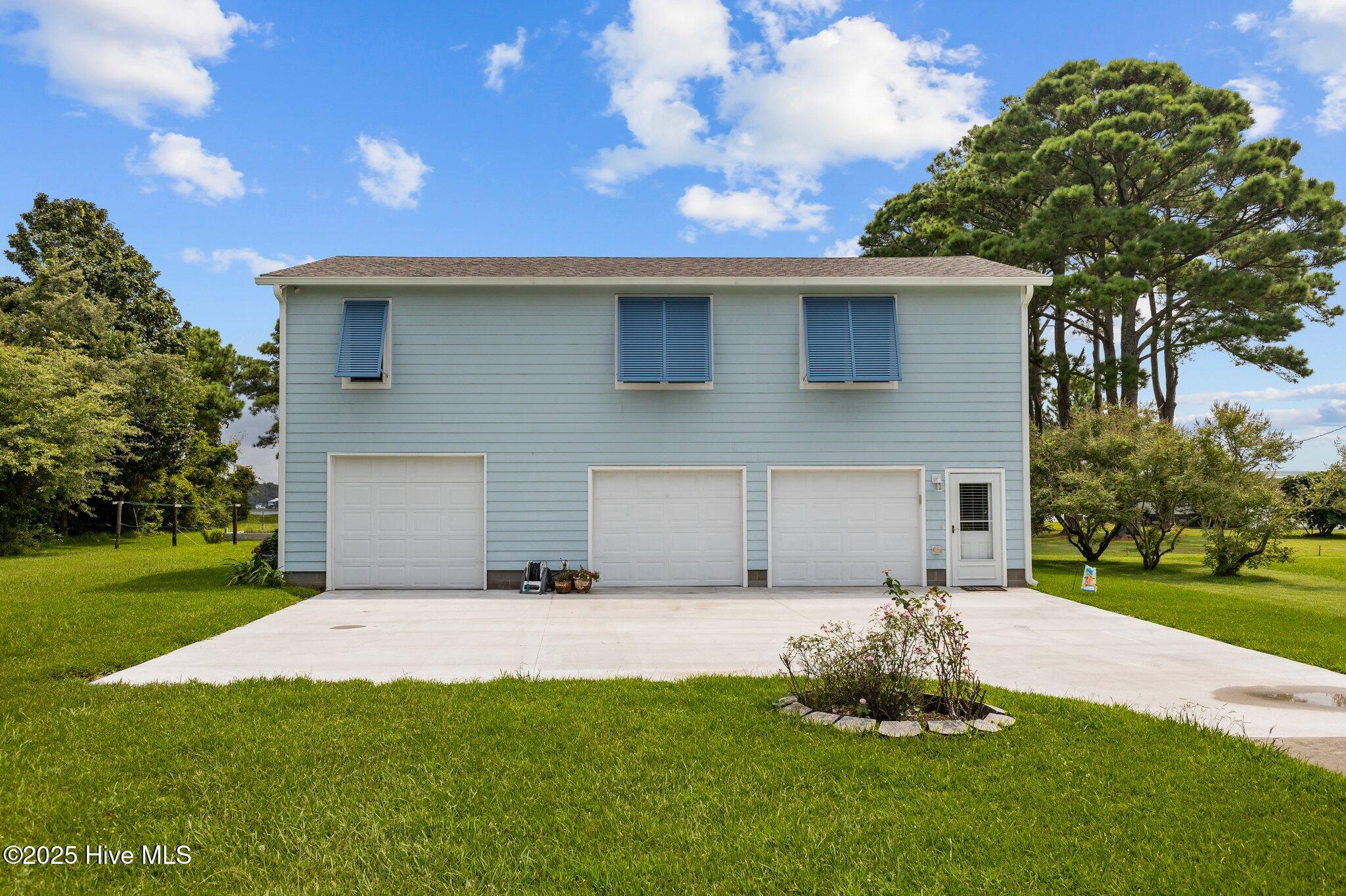 255 Sleepy Point Road Gloucester, NC 28528 - Photo 2 of 46 1-web-or-mls-1S3A2372
