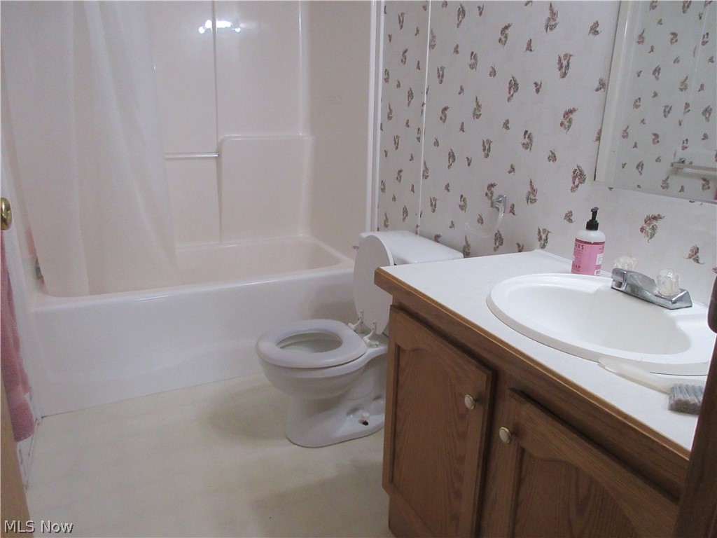 5232 Russell Road Andover, OH 44003 - Photo 12 of 16