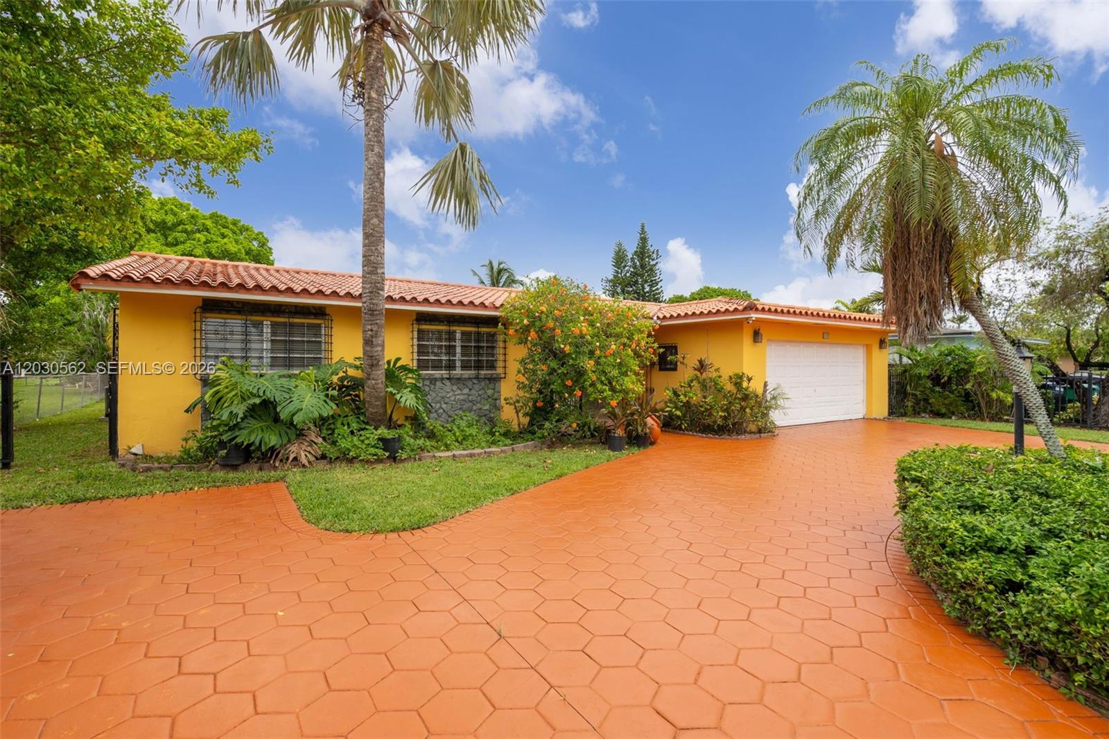 1320 Southwest 84th Avenue Miami, FL 33144 - Photo 3 of 44