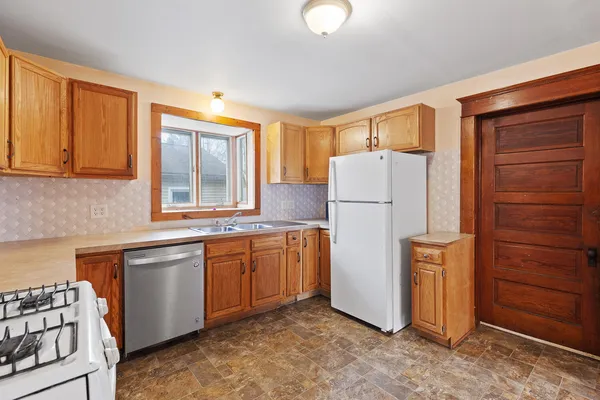 $142,500 | 416 Allis Street, Adrian, MI 49221