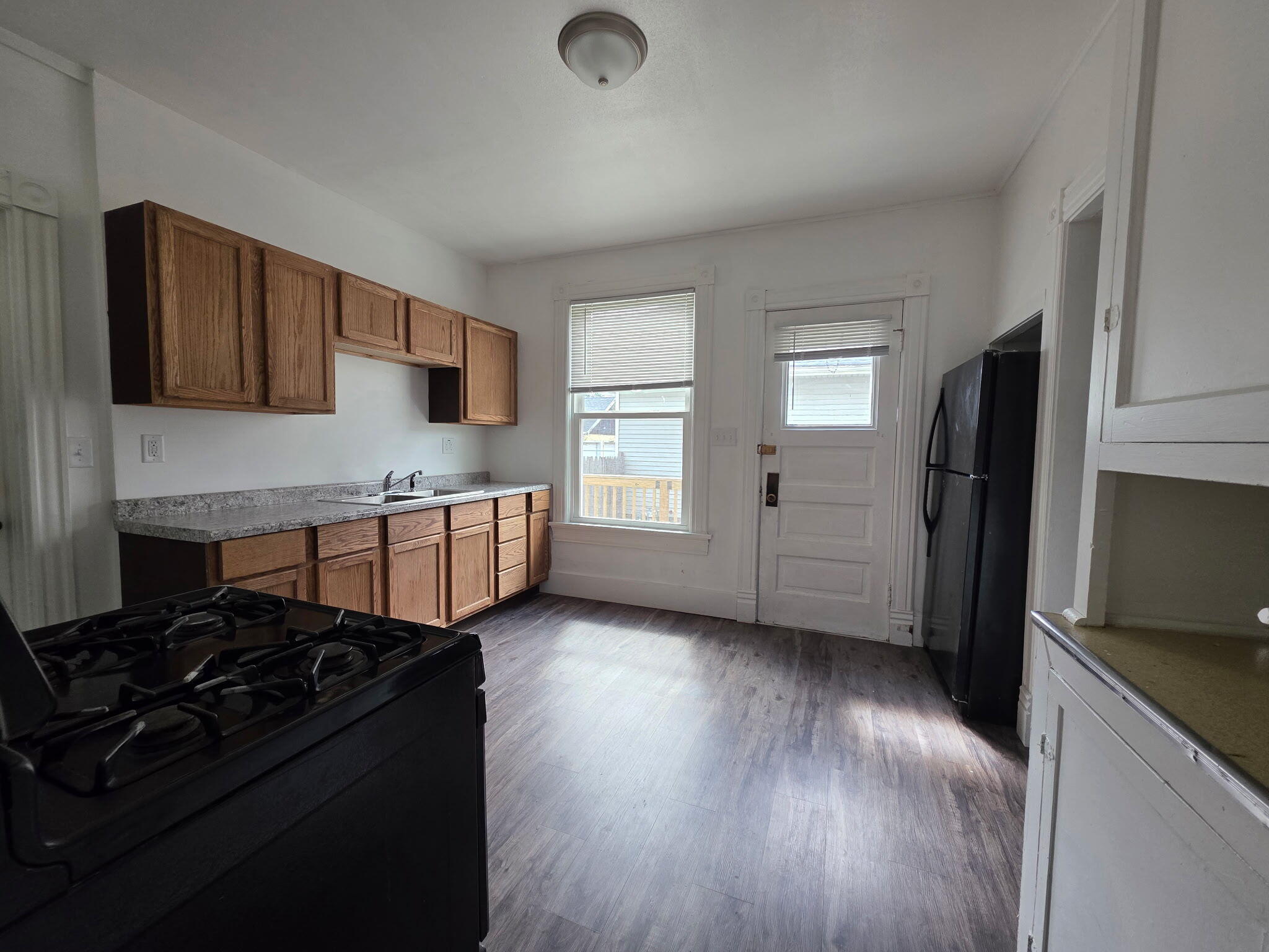 1801 North Wisconsin Street, Unit LOWR Racine, WI 53402 - Photo 3 of 17 Kitchen