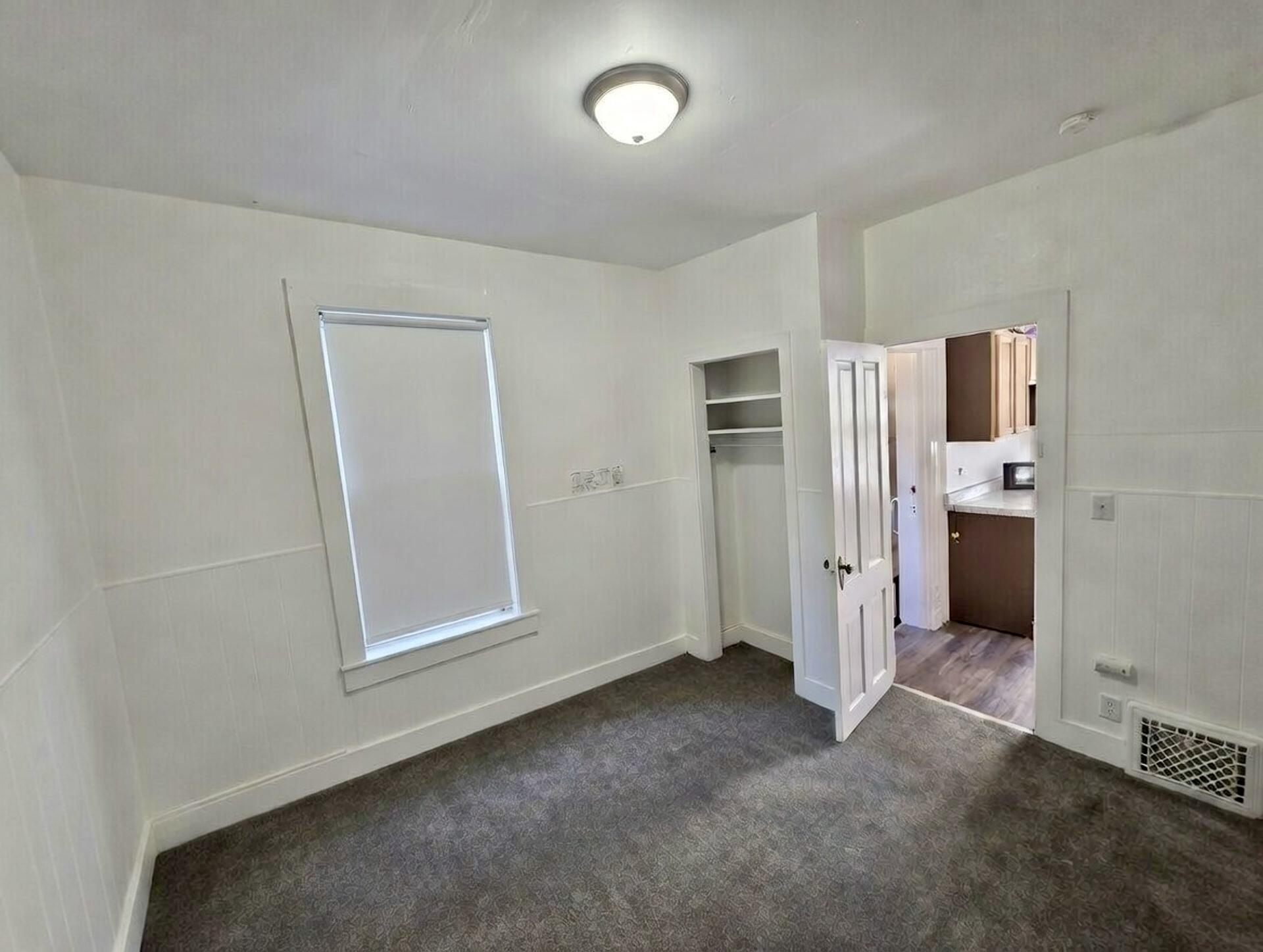 1801 North Wisconsin Street, Unit LOWR Racine, WI 53402 - Photo 8 of 17 Bedroom 2