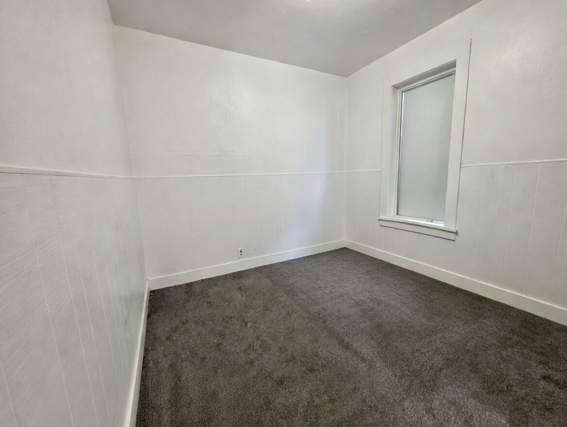 1801 North Wisconsin Street, Unit LOWR Racine, WI 53402 - Photo 9 of 17 Bedroom 2