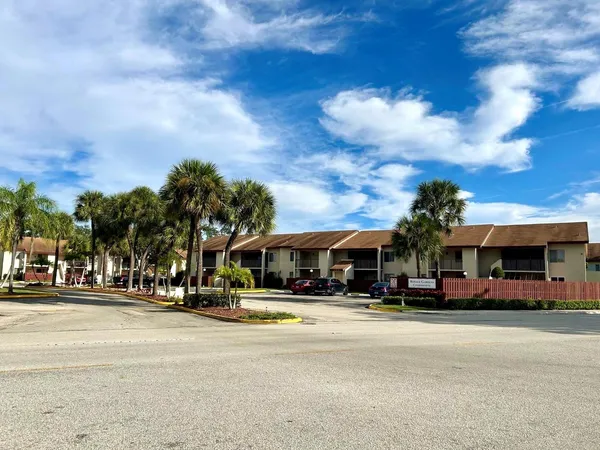 $2,250 | 7931 Southgate Boulevard, Unit E8, North Lauderdale, FL 33068