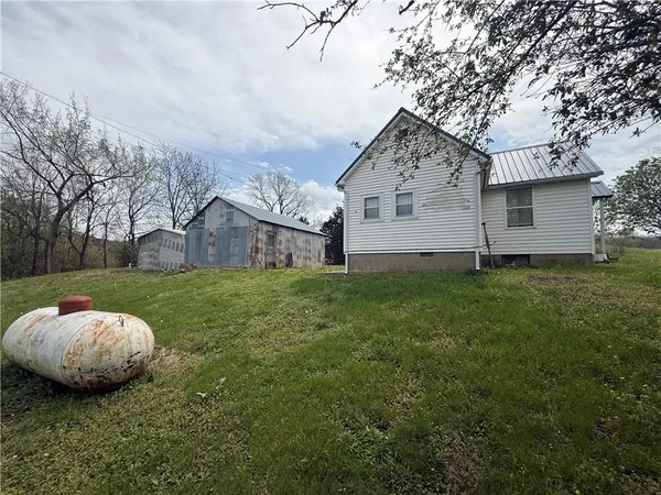 $125,000 | 13371 Highway 7, Mound City, KS 66056