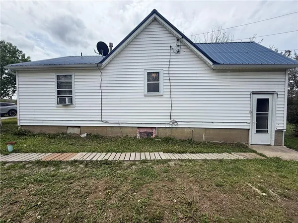 $125,000 | 13371 Highway 7, Mound City, KS 66056