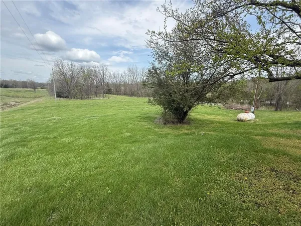 $125,000 | 13371 Highway 7, Mound City, KS 66056
