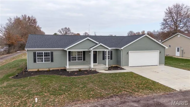 $247,000 | 2315 Karen Street, Vandalia, IL 62471