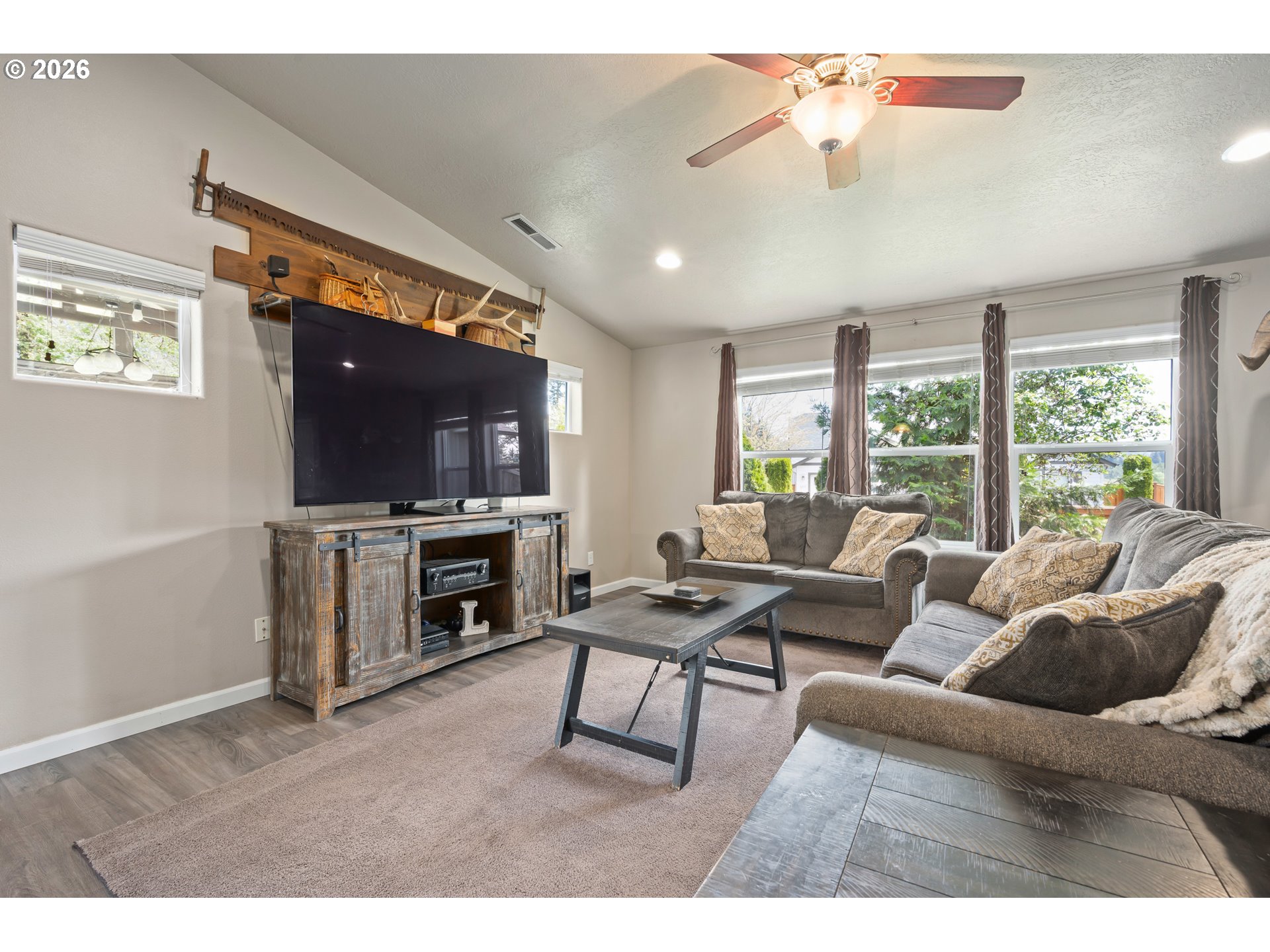 4946 Holly Street Springfield, OR 97478 - Photo 5 of 46 Gallery Image 5