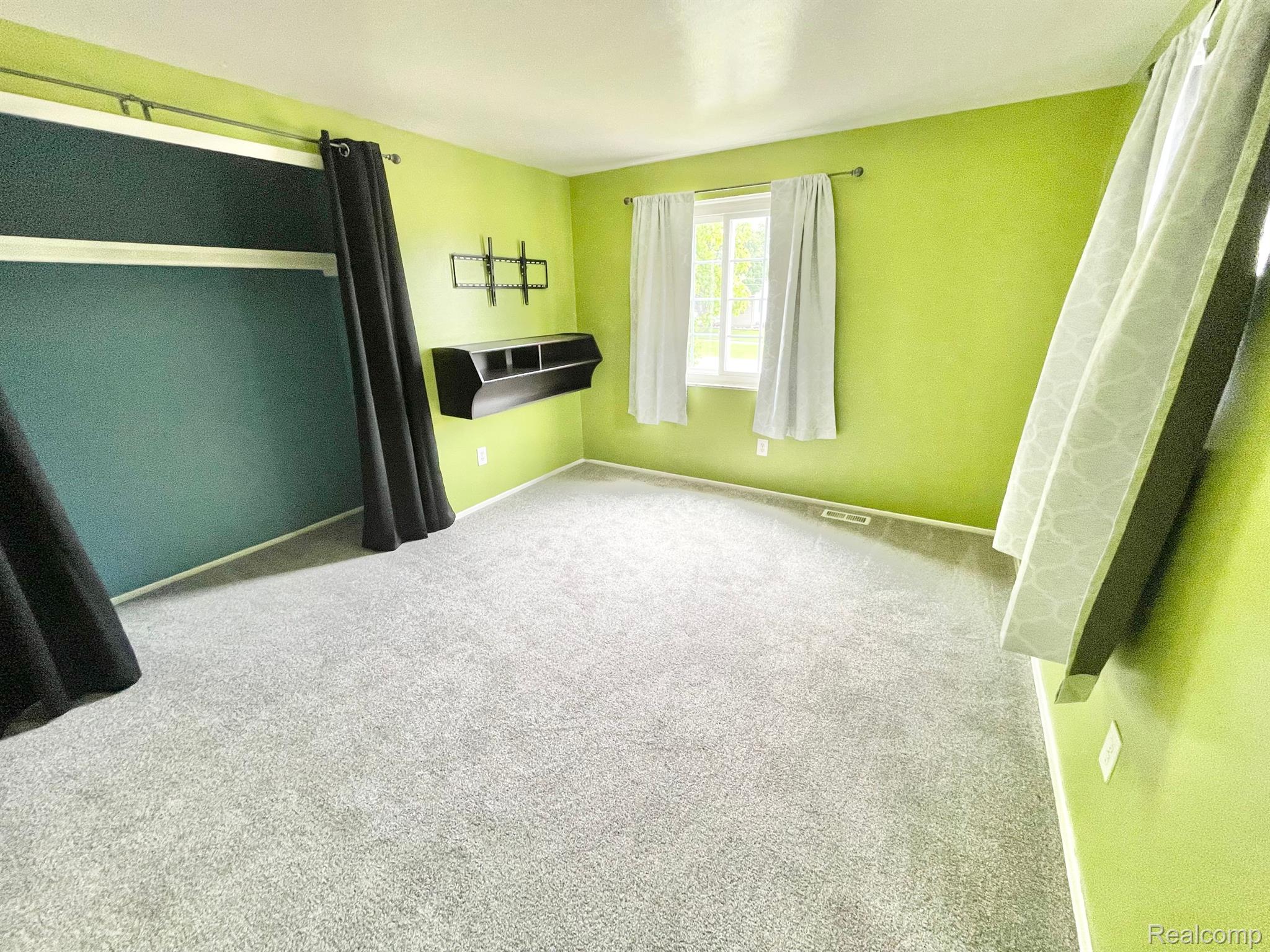 736 E. Grand Blanc Rd. Grand Blanc, MI 48439 - Photo 15 of 16 Bedroom 4 on second floor