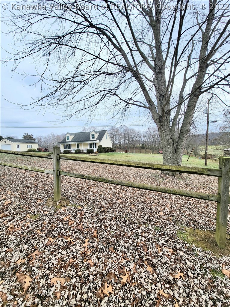 810 Gibbstown Road Letart, WV 25253 - Photo 4 of 22 Gallery Image 4