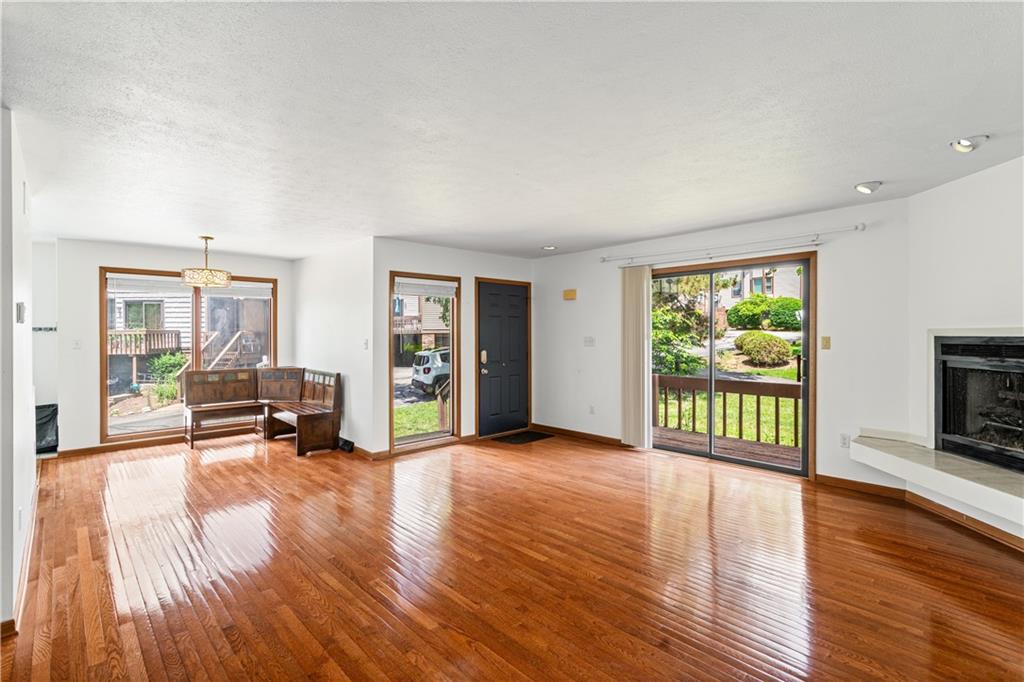 420 Spring Run Drive Monroeville, PA 15146 - Photo 2 of 43
