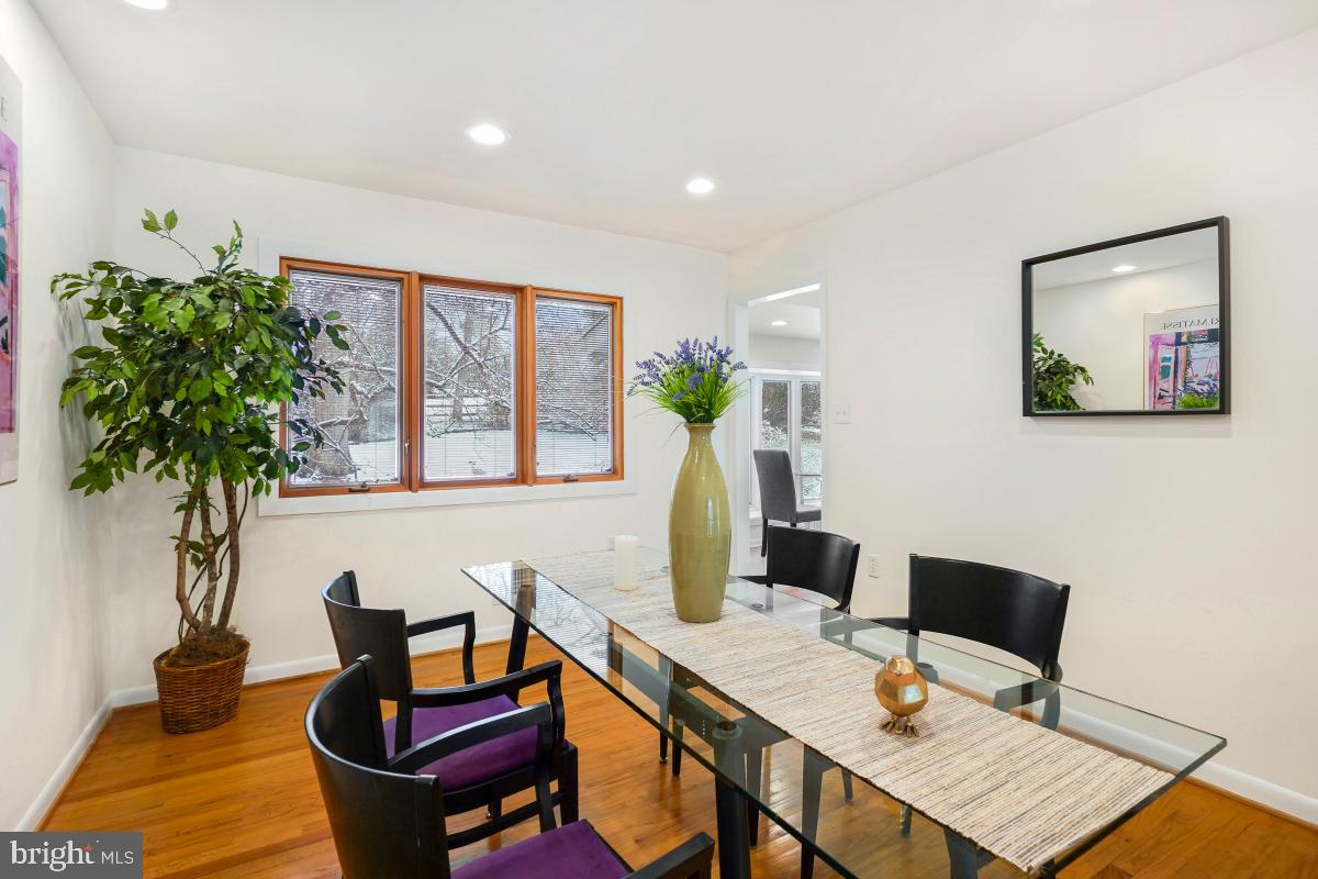 9213 Friars Road Bethesda, MD 20817 - Photo 7 of 30 Dining Room