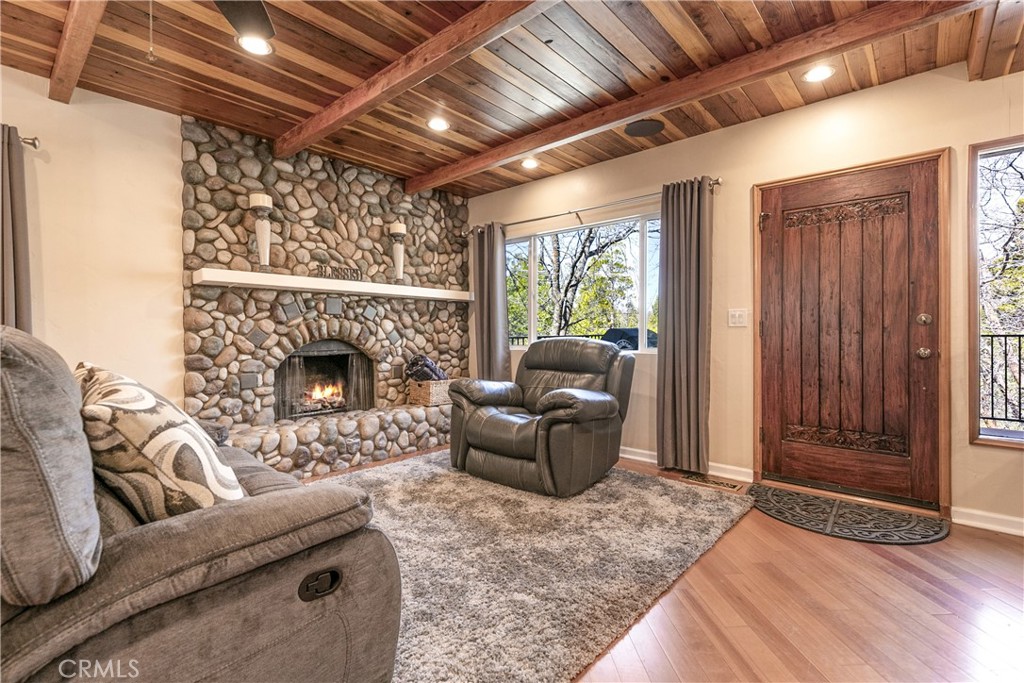 28916 North Shore Road Lake Arrowhead, CA 92352 - Photo 13 of 47