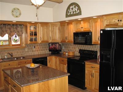 4092 Tank Farm Road Emmaus, PA 18049 - Photo 2 of 28 Gallery Image 2