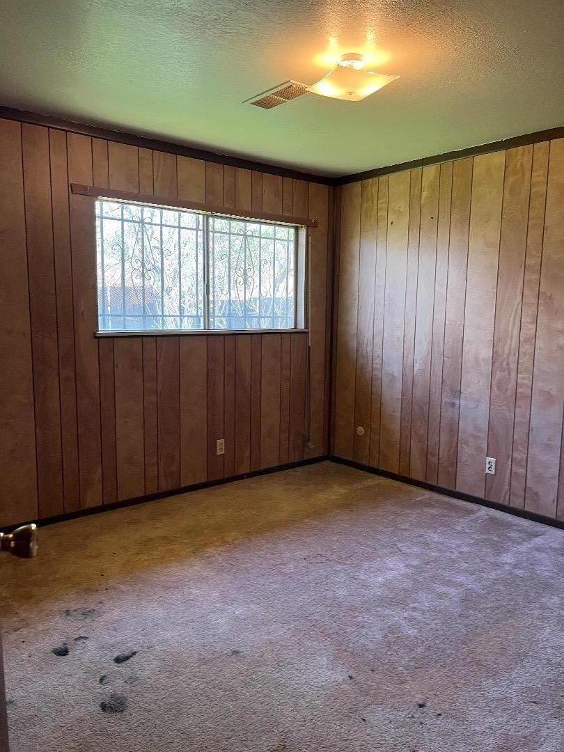 306 Maya Circle Soledad, CA 93960 - Photo 10 of 16 an empty room with windows