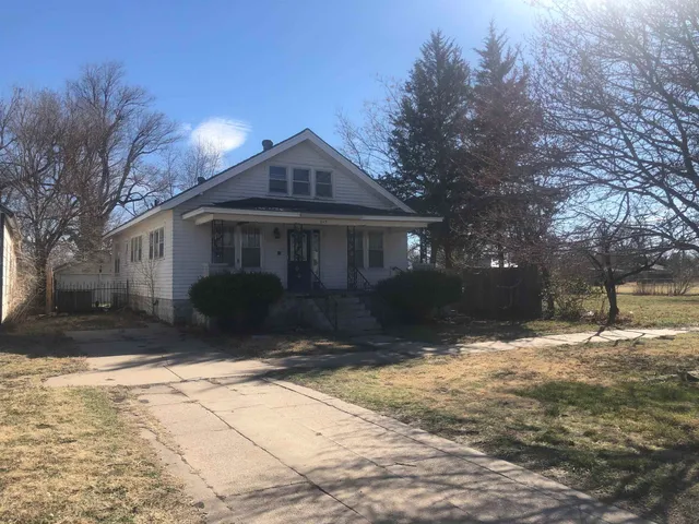 $39,900 | 405 East Ave F Street, Hutchinson, KS 67501