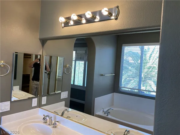 $3,300 | 11752 Del Sur Avenue, Las Vegas, NV 89138