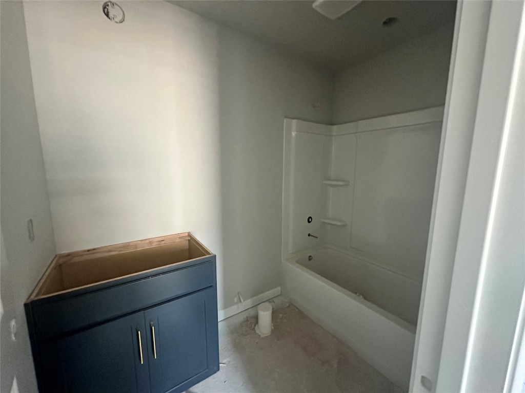 1800 Davee Place Georgetown, TX 78633 - Photo 23 of 32 a bathroom with a bathtub