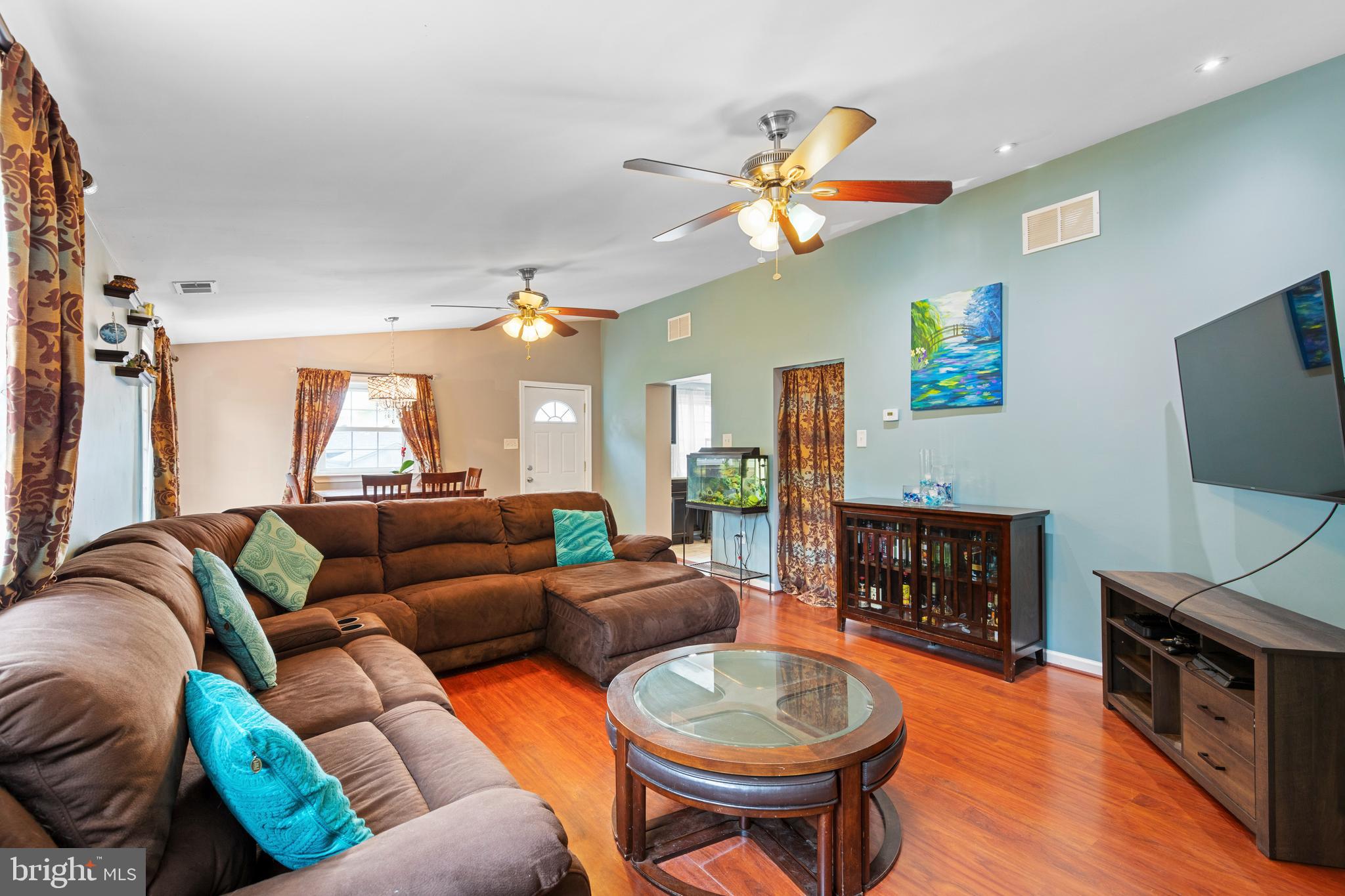 1437 Thomson Road Abington, PA 19001 - Photo 10 of 26 Family room with Vaulted Ceiling