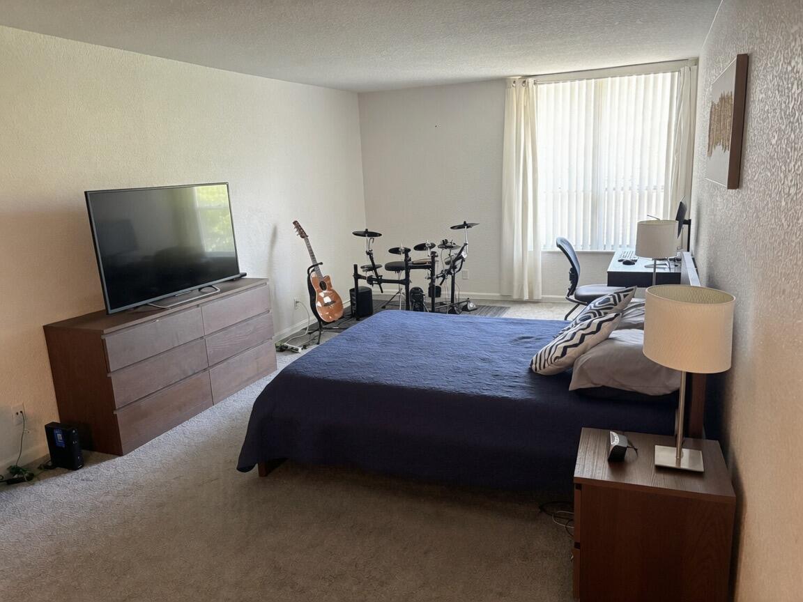 1000 Spanish River Road, Unit 4P Boca Raton, FL 33432 - Photo 11 of 18 IMG_9018