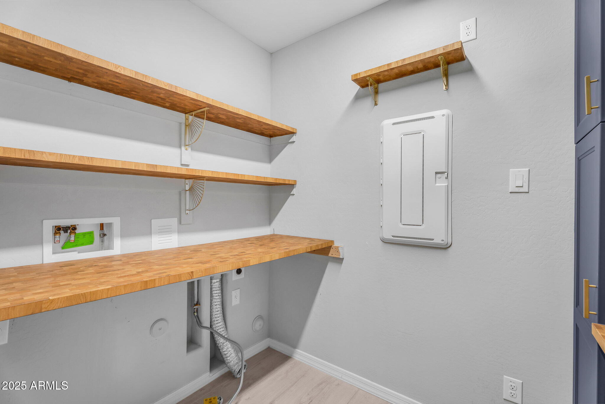 6732 West Coles Road Laveen, AZ 85339 - Photo 29 of 41 a view of utility room