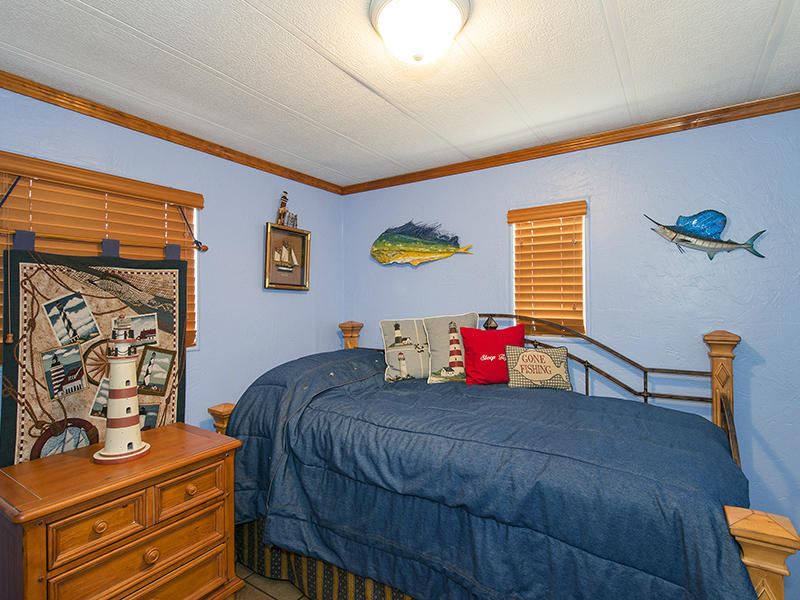 1133 Gulfstream Lane Key Largo, FL 33037 - Photo 9 of 13 Guest Bedroom