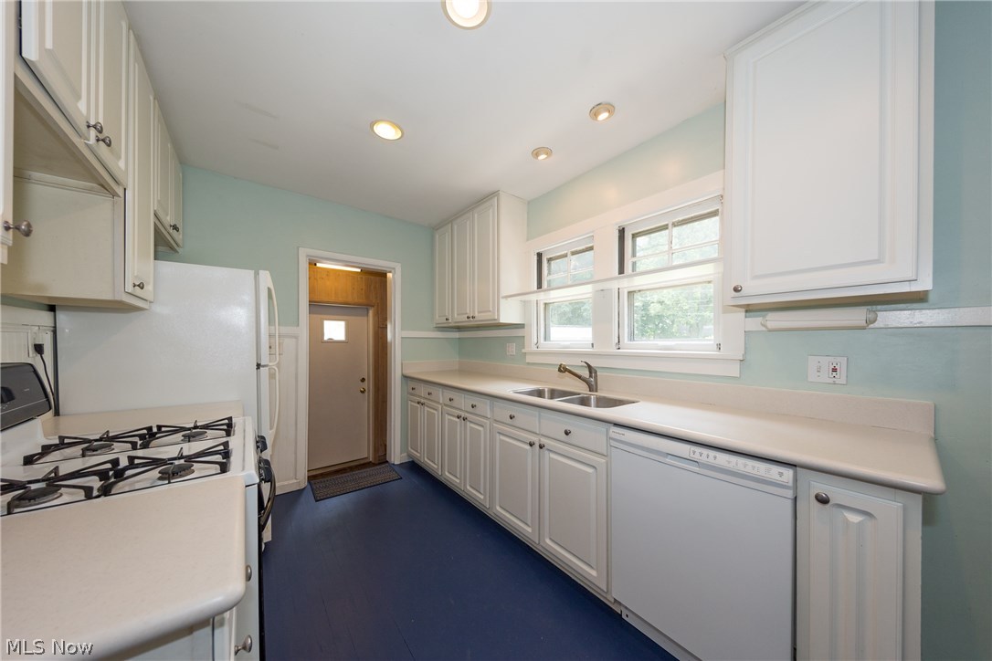 3022 Kensington Road Cleveland, OH 44118 - Photo 8 of 24