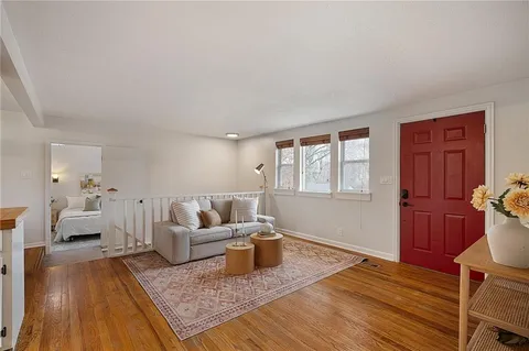 $265,000 | 8656 Sleepy Hollow Road, Kansas City, MO 64114