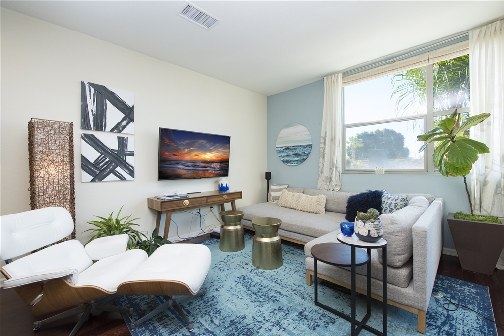 687 South Coast Highway 101, Unit 216 Encinitas, CA 92024 - Photo 5 of 17