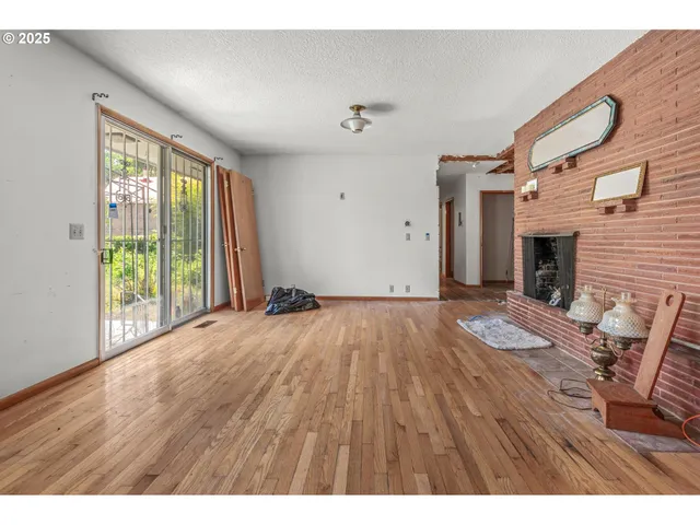 $650,000 | 10912 Southeast Stanley Avenue, Milwaukie, OR 97222