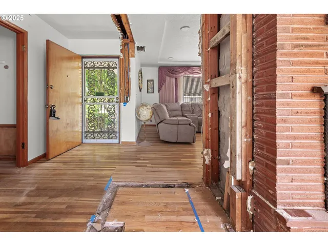 $650,000 | 10912 Southeast Stanley Avenue, Milwaukie, OR 97222