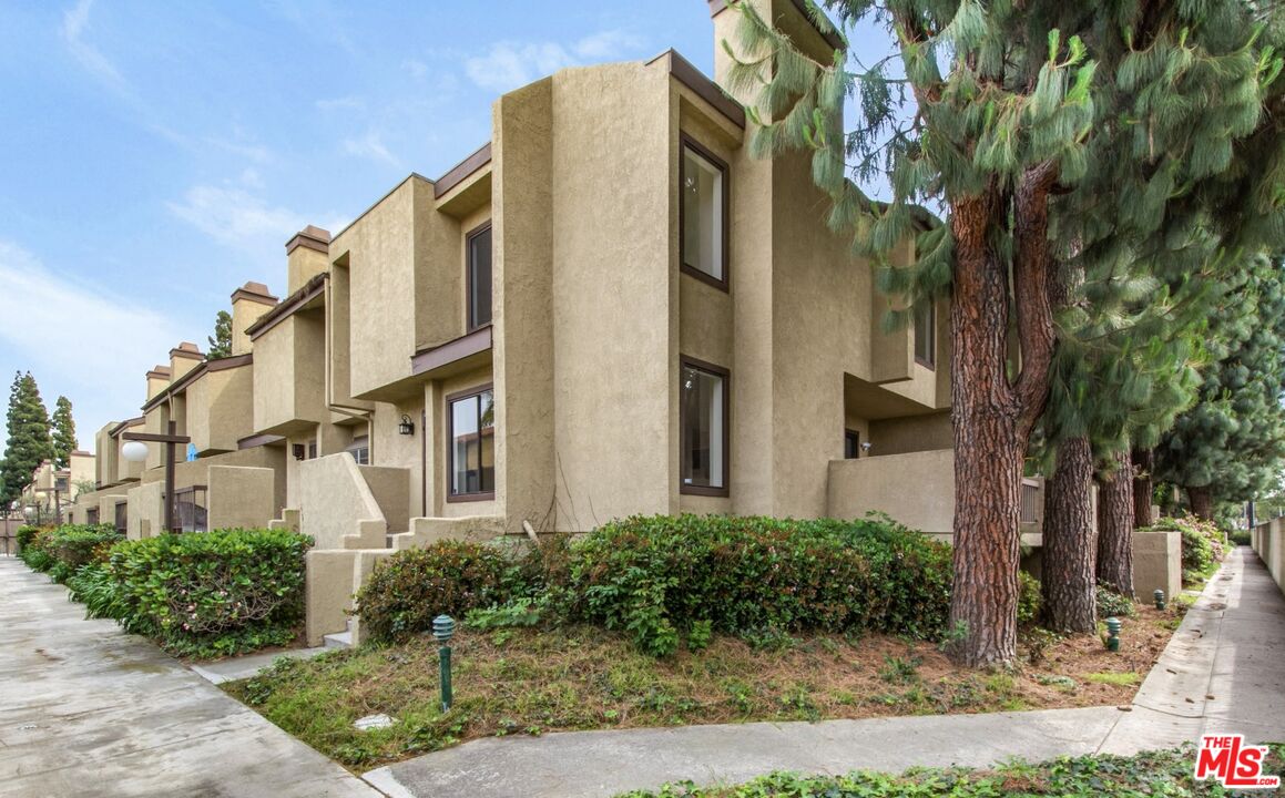 849 East Victoria Street, Unit 811 Carson, CA 90746 - Photo 14 of 50