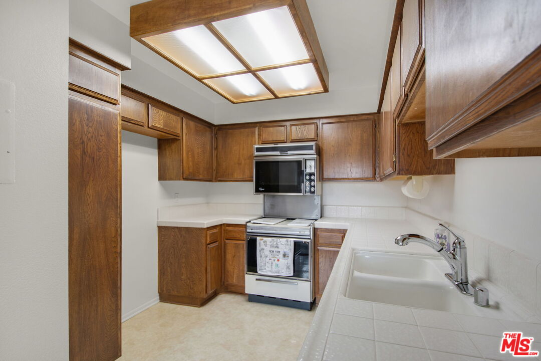 849 East Victoria Street, Unit 811 Carson, CA 90746 - Photo 24 of 50