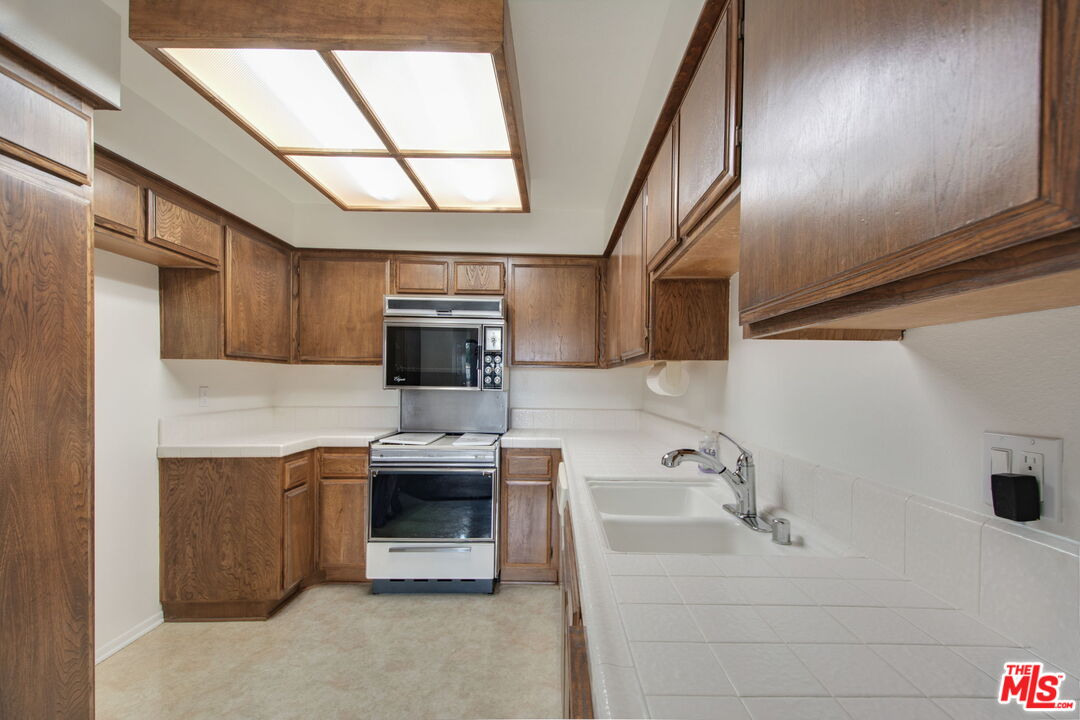849 East Victoria Street, Unit 811 Carson, CA 90746 - Photo 25 of 50