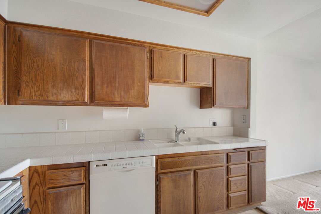 849 East Victoria Street, Unit 811 Carson, CA 90746 - Photo 26 of 50